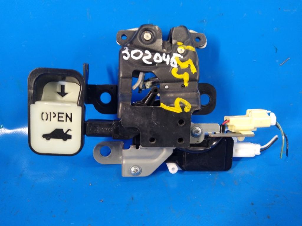 NA1J-56-820 | Замок крышки багажника MAZDA MX-5 15-