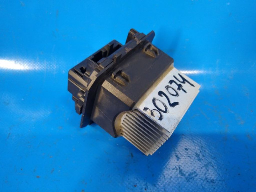 N243-61-B15 | Резистор печки MAZDA MX-5 15-