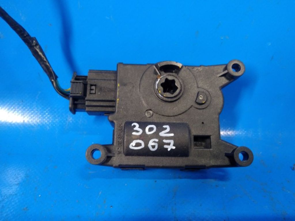 T988466B | Моторчик заслінки пічки MAZDA MX-5 15-