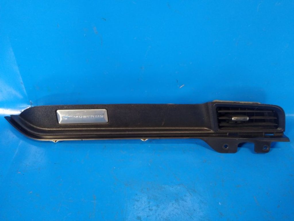 JR3Z-6304338-BB | Накладка торпедо FORD MUSTANG 15-