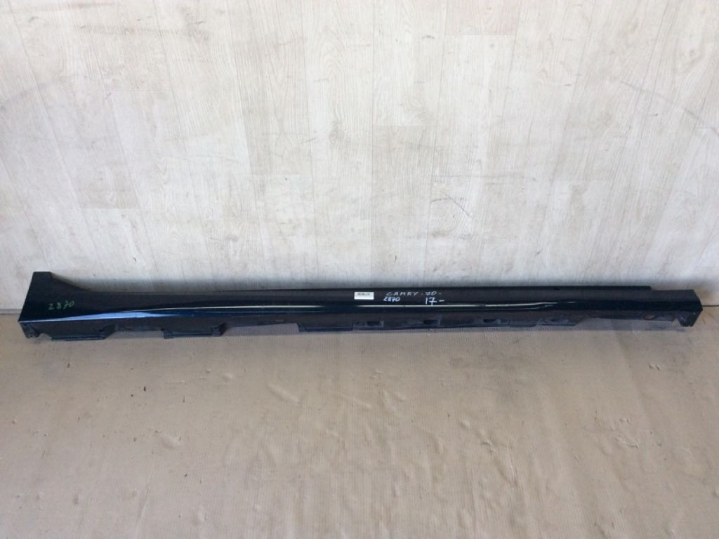 7585106941 | Накладка порогу зовнішня прав. TOYOTA CAMRY 70 17-