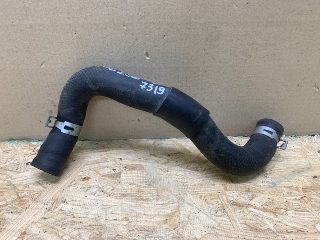 16572-0H090 | Патрубок системи охолодження TOYOTA CAMRY 40 06-11