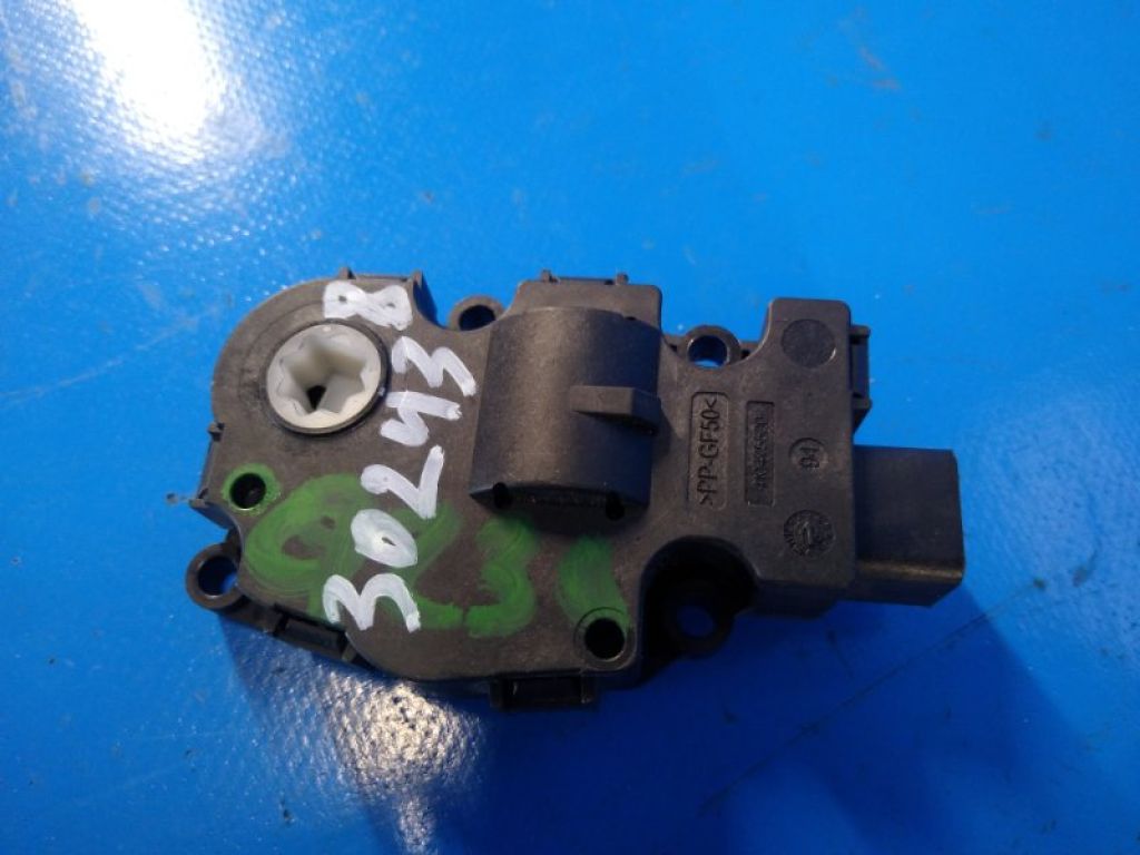 64 11 9 321 034 | Моторчик заслонки печки MINI COOPER (F57) 15-