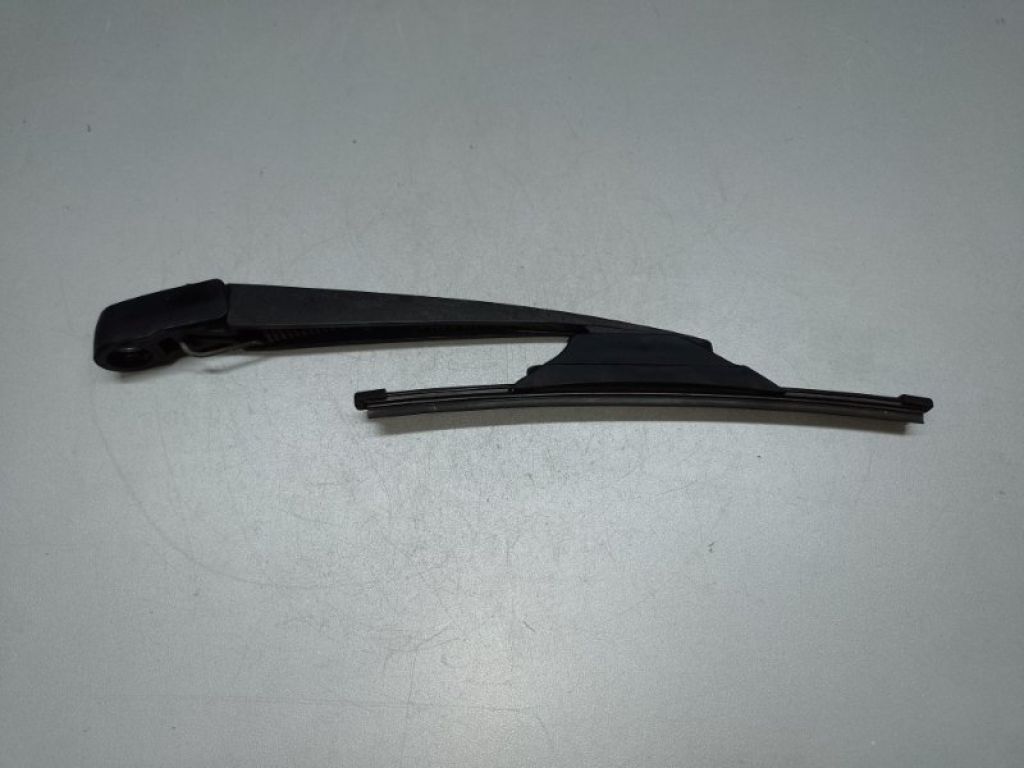 8253A029 | Повідець склоочисника задній MITSUBISHI ASX / OUTLANDER SPORT 10-21