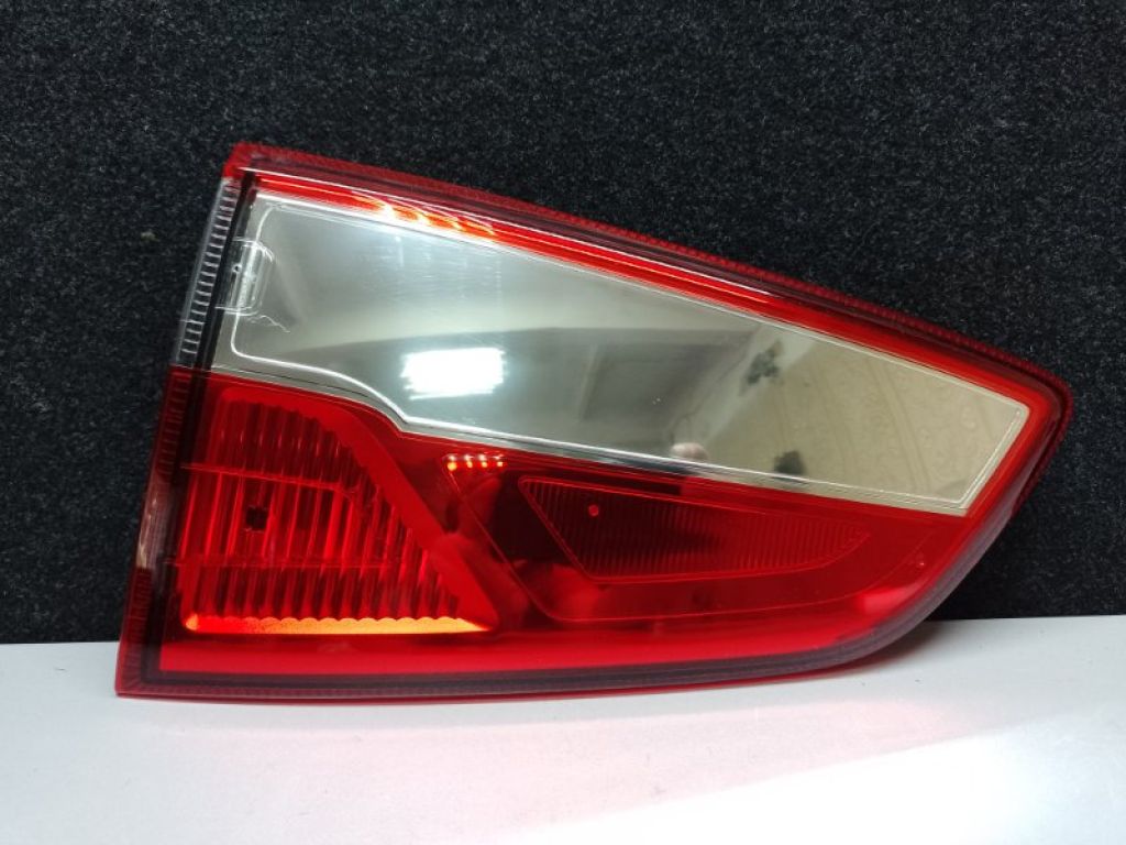 GN1Z-13405-R | Фонарь внутренний лев. FORD ECOSPORT 18-22