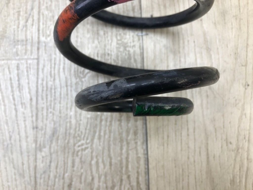 C1BZ-5560-B | Пружина задньої підвіски FORD FIESTA 08-17 - Фото 4