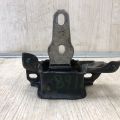 8V51-7M121AE | Подушка АКПП лів. FORD FIESTA 08-17