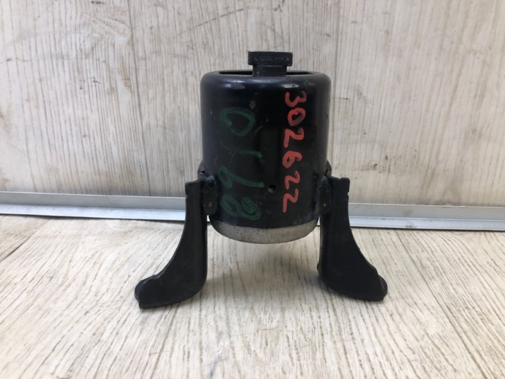 8V5Z-6038-H | Подушка двигуна FORD FIESTA 08-17