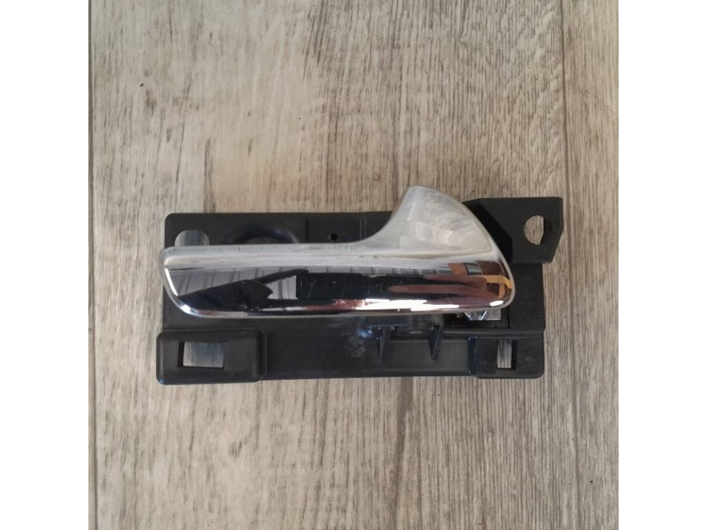 68079302AA | Ручка дверей внутрішня передн. прав. DODGE DURANGO 11- (WD)