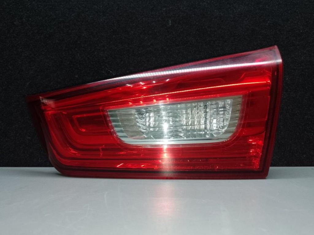 8336A088 | Фонарь внутренний прав. MITSUBISHI ASX / OUTLANDER SPORT 10-21