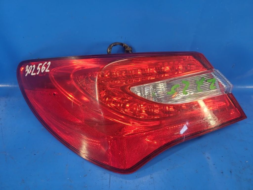 5182525AD | Фонарь наружный лев. CHRYSLER 200 10-14