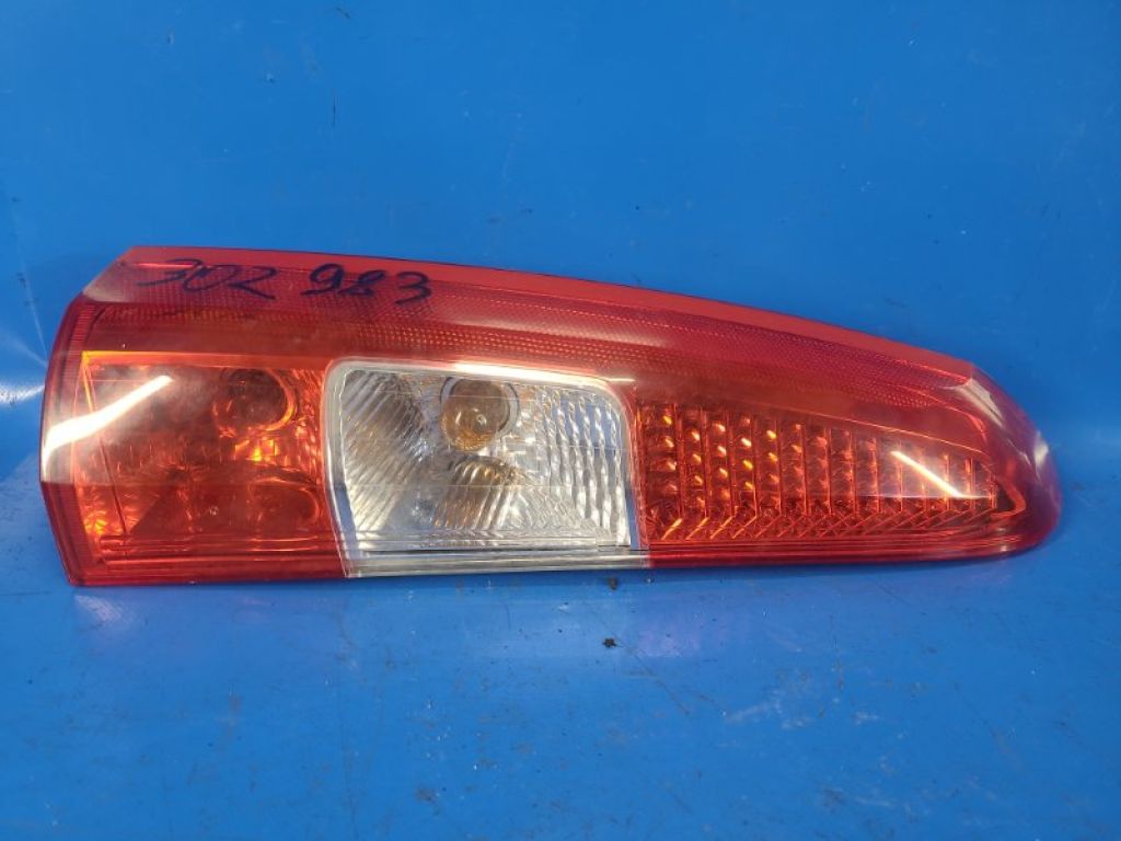 30655374 | Ліхтар зовнішній лів. VOLVO XC70 00–07
