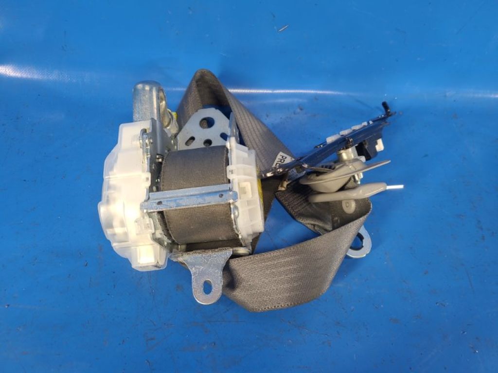 73210-06161-B1 | Ремінь безпеки передн. прав. TOYOTA CAMRY 40 06-11