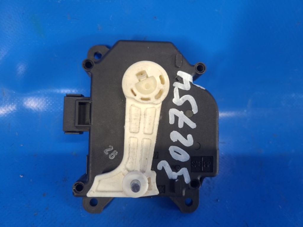 87106-07140 | Моторчик заслонки печки TOYOTA CAMRY 40 06-11