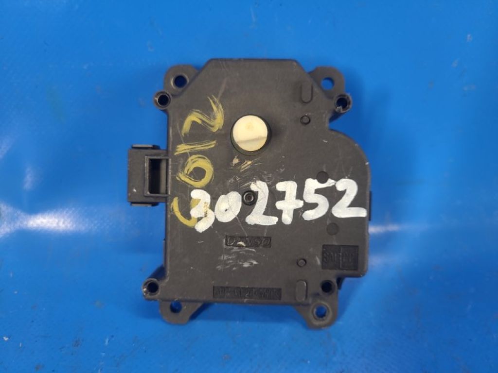 87106-07140 | Моторчик заслонки печки TOYOTA CAMRY 40 06-11