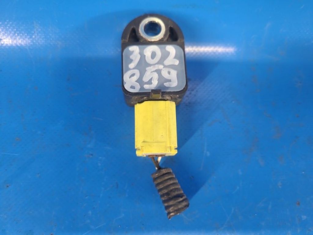 89173-09650 | Датчик удара передн. лев. TOYOTA CAMRY 40 06-11