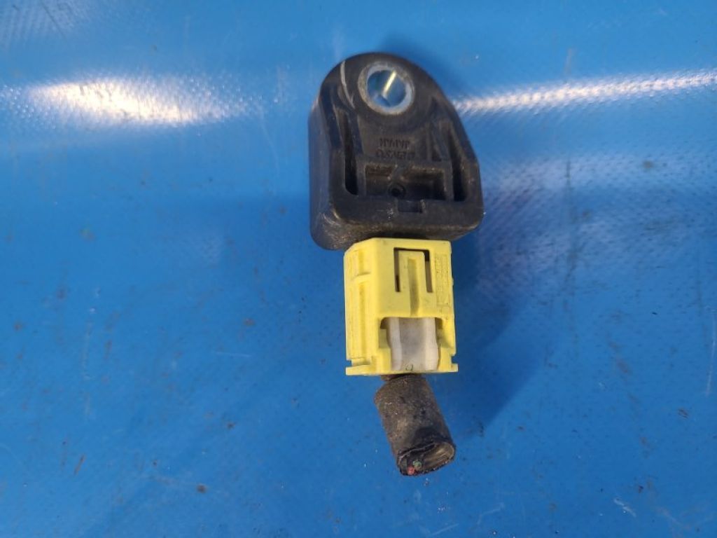 89173-09650 | Датчик удара передн. прав. TOYOTA CAMRY 40 06-11 - Фото 2