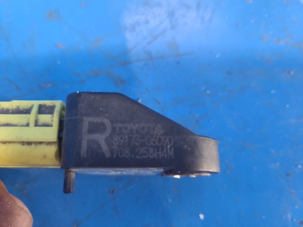 89173-09650 | Датчик удара передн. прав. TOYOTA CAMRY 40 06-11 - Фото 3