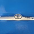 76811-06130-B2 | Накладка крышки багажника TOYOTA CAMRY 40 06-11