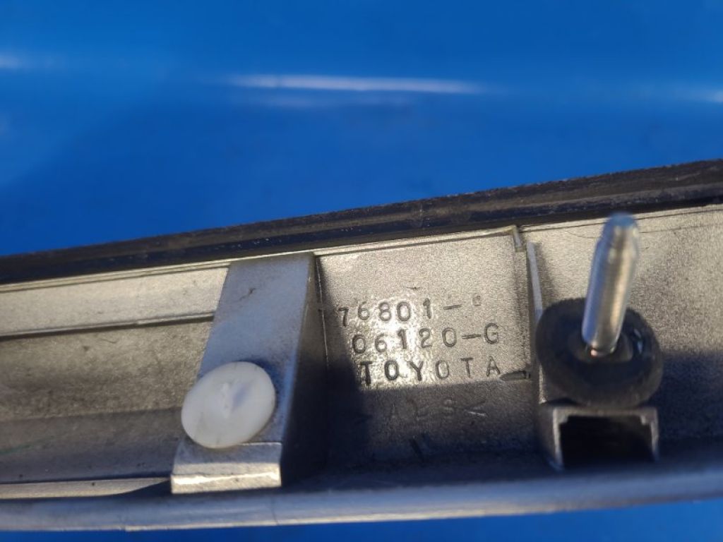 76811-06130-B2 | Накладка крышки багажника TOYOTA CAMRY 40 06-11 - Фото 3