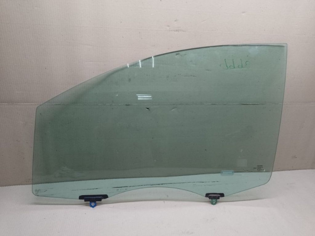 68102-08050 | Скло дверей передн. лів. TOYOTA SIENNA 11-16