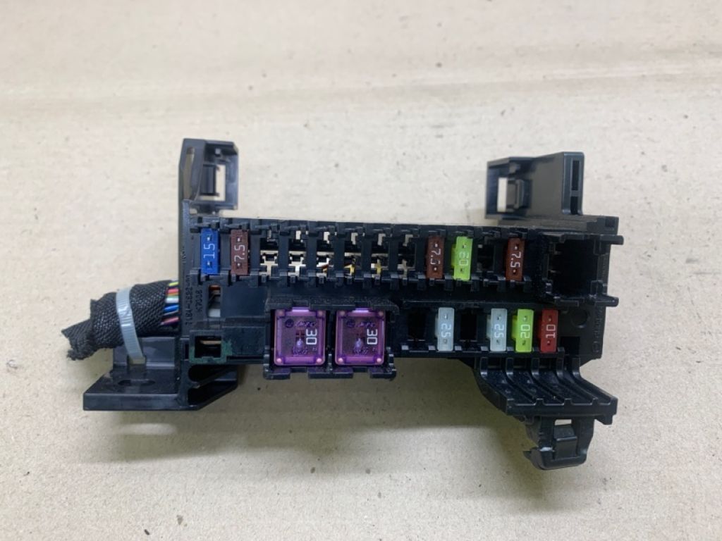GHP9-66-730 | Блок запобіжників салон MAZDA 6 GJ 12-