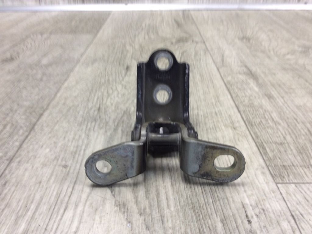 793202E000 | Петля двери нижняя задн. прав. KIA NIRO 16-