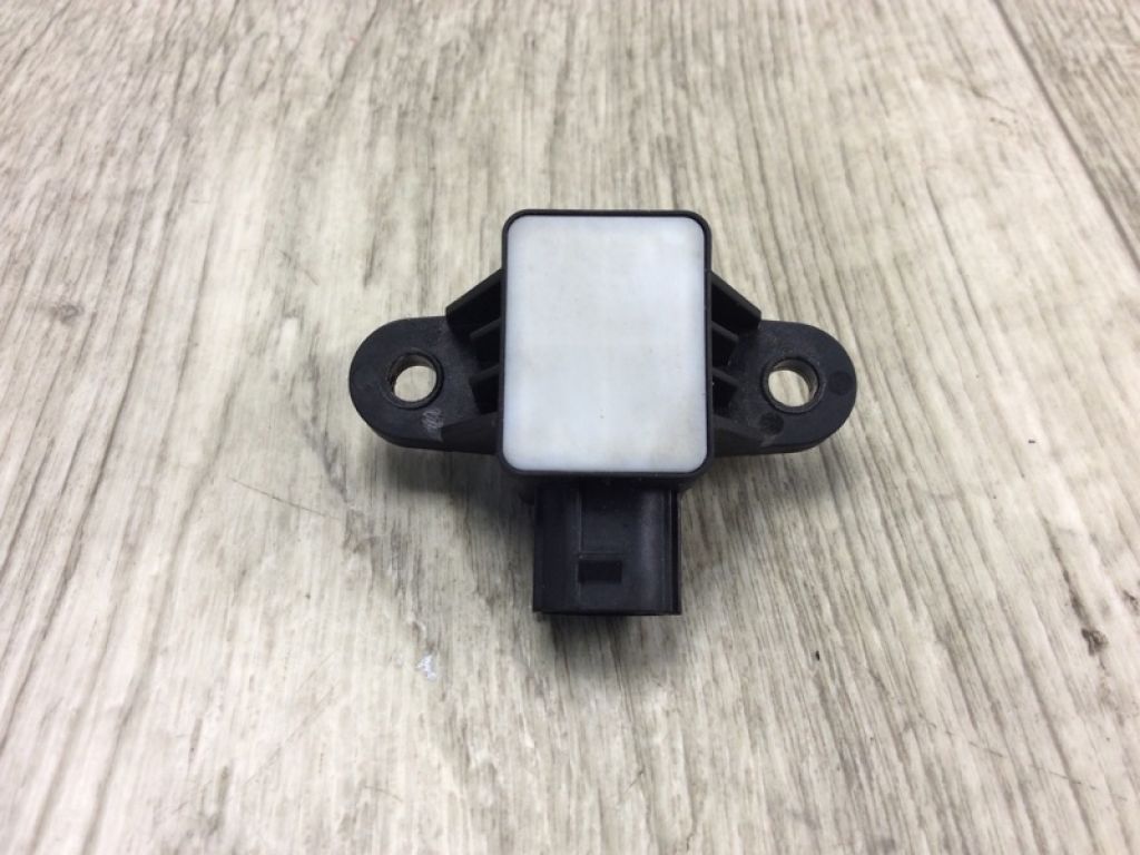 95920F2100 | Датчик удару передн. прав. KIA NIRO 16-