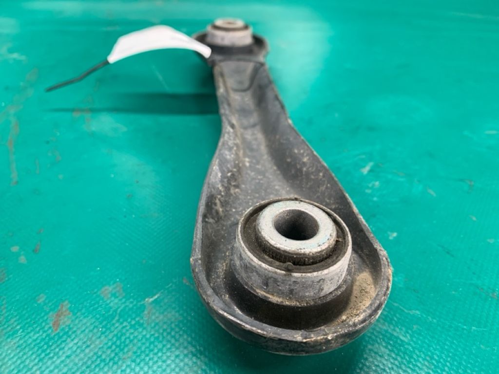 BV6Z-5500-D | Рычаг задней подвески поперечный нижний FORD FOCUS 10-18 - Фото 4