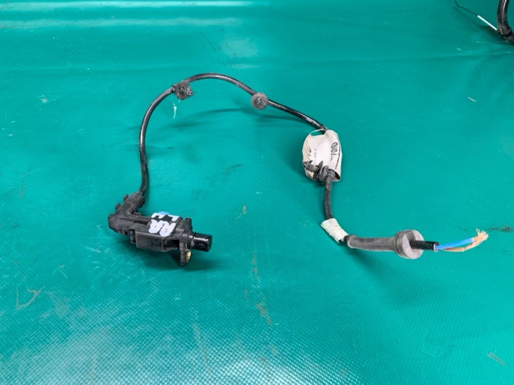 HV6Z-2C190-A | Датчик ABS задн. лев. FORD FOCUS 10-18
