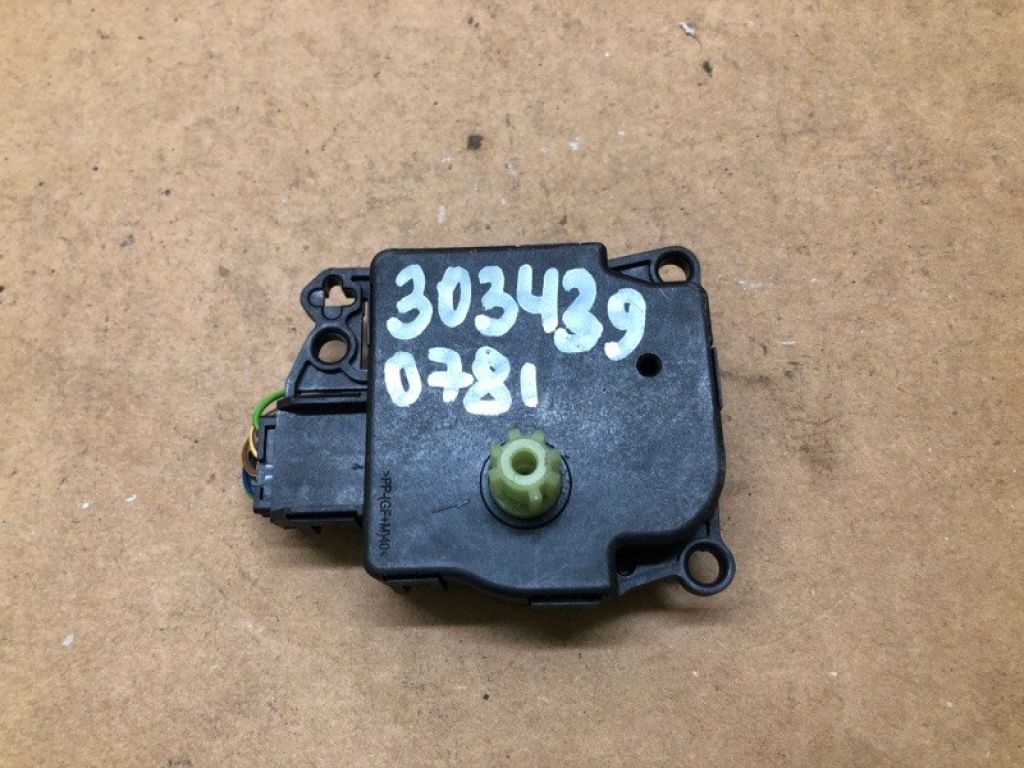 AV1Z-19E61-6L | Моторчик заслінки пічки FORD ECOSPORT 18-22