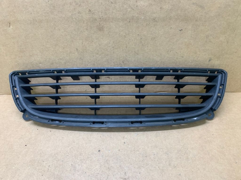 71721-57L00-5PK | Решітка переднього бампера SUZUKI KIZASHI 09-14
