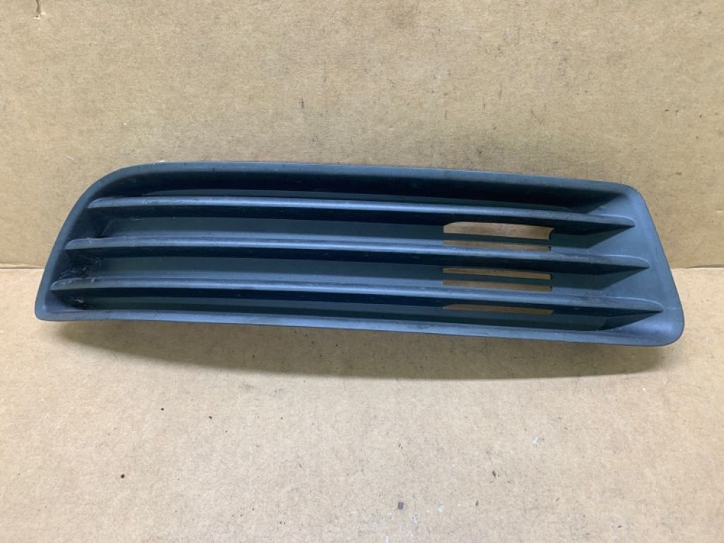 71751-57L00-5PK | Заглушка протитуманних фар передн. прав. SUZUKI KIZASHI 09-14