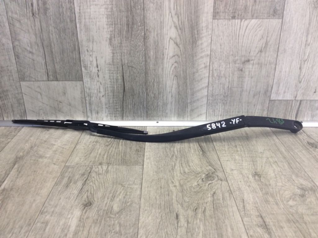 983213S000 | Повідець склоочисника передній прав. HYUNDAI SONATA YF 10-14