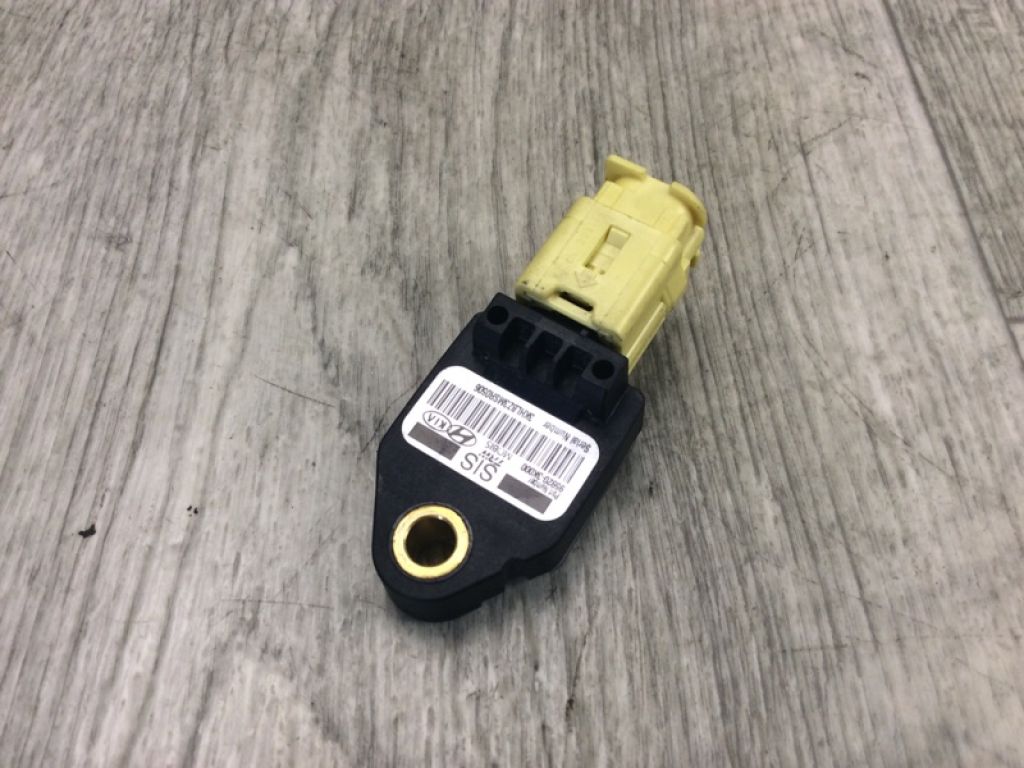 959203K000 | Датчик удара KIA FORTE/CERATO TD 08-13