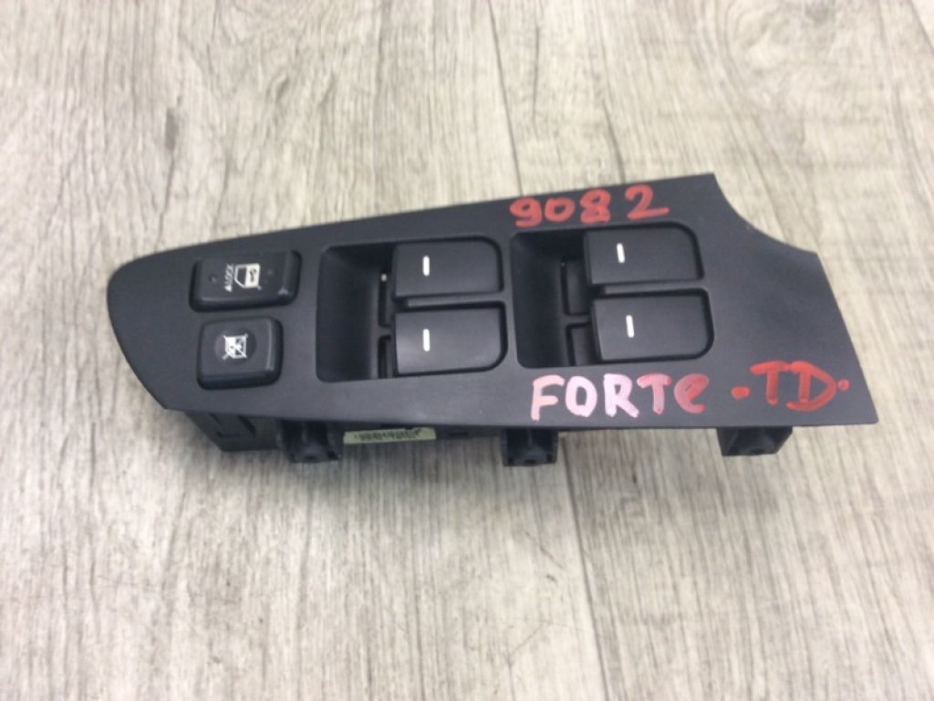 935701M100WK | Блок управления стеклоподъемниками KIA FORTE/CERATO TD 08-13