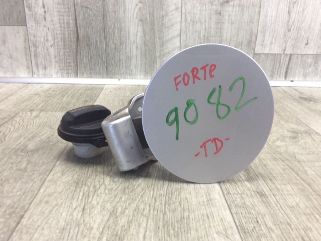 695101M000 | Лючок топливного бака KIA FORTE/CERATO TD 08-13