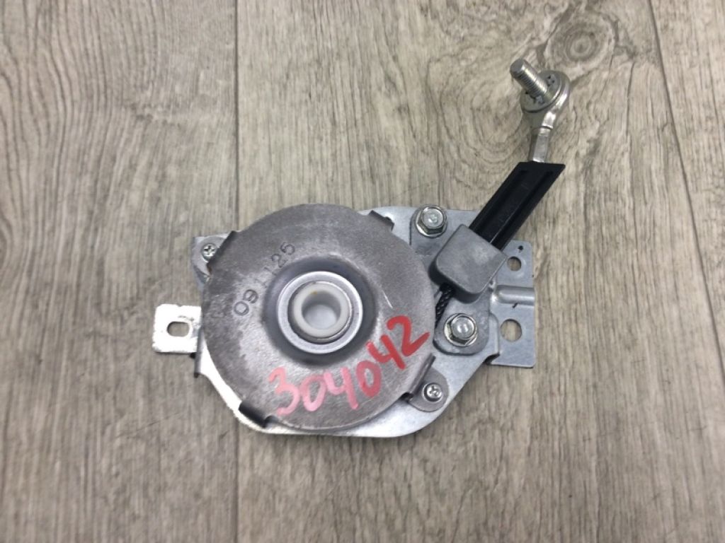 5802A190 | Трос замка багажника прав. MITSUBISHI OUTLANDER XL 05-13