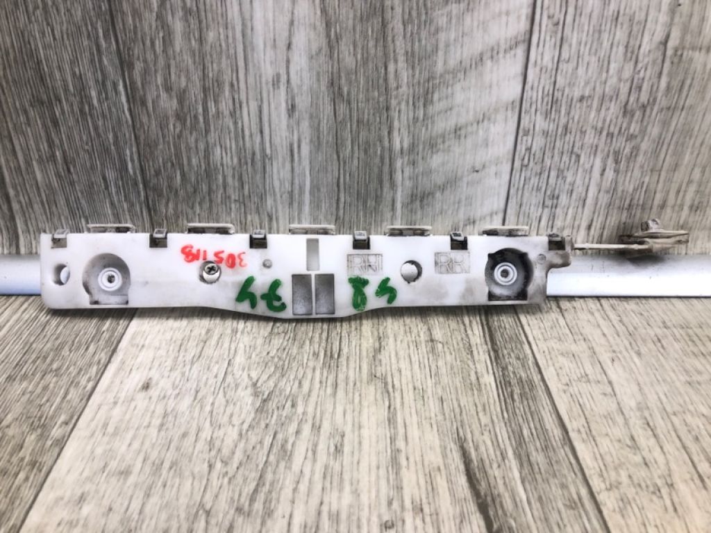 85228-3LM0A | Кронштейн заднего бампера прав. NISSAN NV200 USA 13-