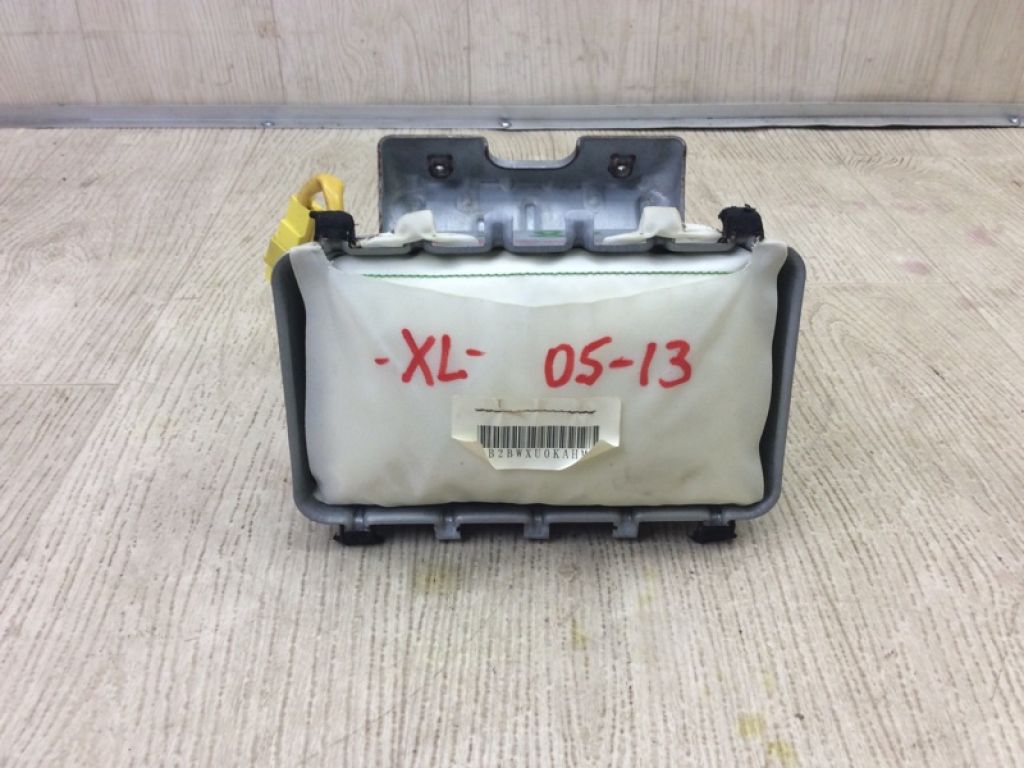 7030A026 | Подушка безопасности пассажира MITSUBISHI OUTLANDER XL 05-13