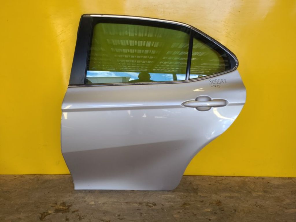 6700433260 | Дверь задн. лев. TOYOTA CAMRY 70 17-
