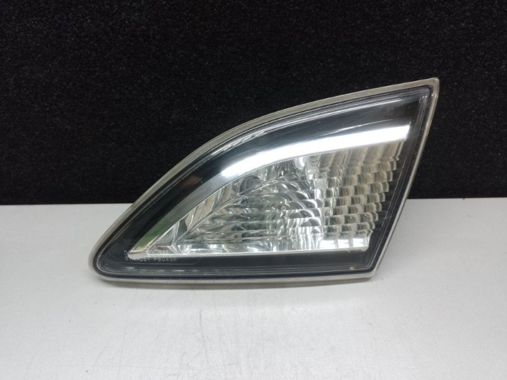 BBM4-51-3F0E | Ліхтар внутрішній прав. MAZDA 3 BL 09-13