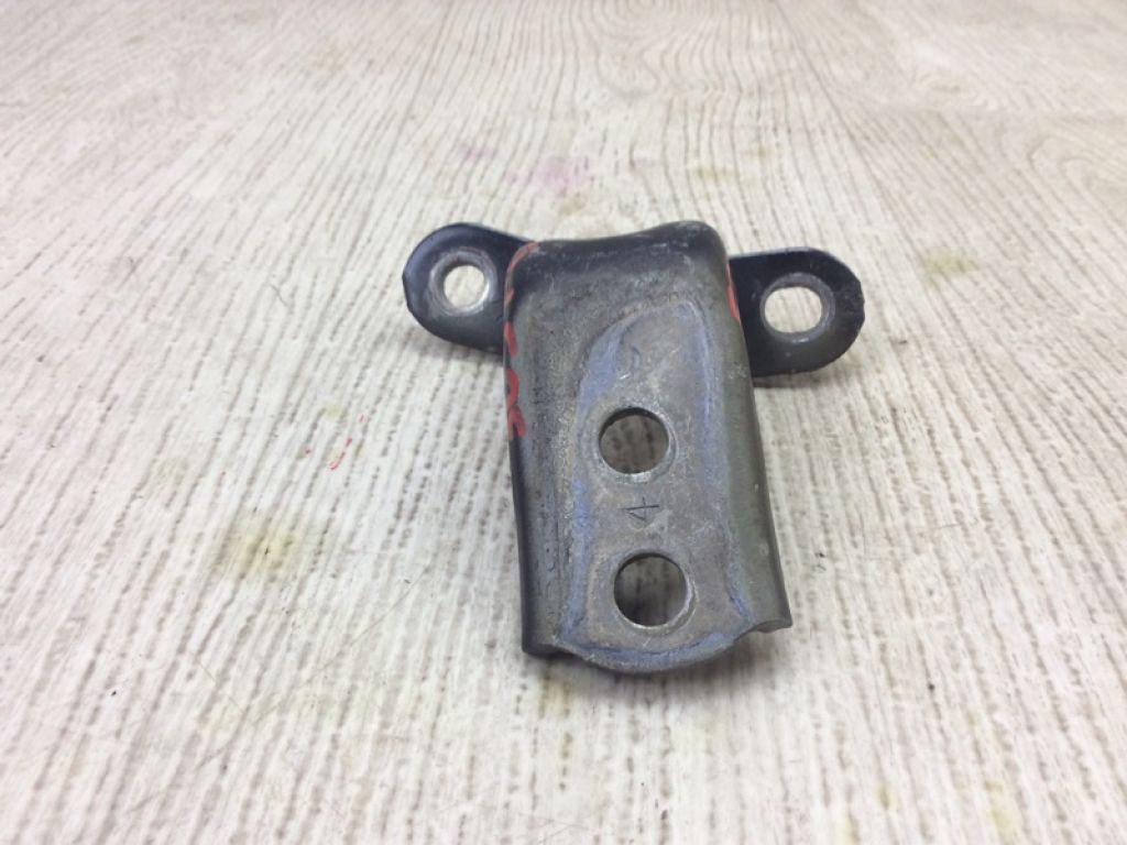 68710-02020 | Петля двері верхня передн. прав. TOYOTA VENZA 09-16