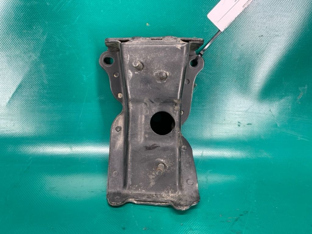 57714AG05A9P | Кронштейн підсилювача заднього бампера лів. SUBARU OUTBACK 03-09 BP