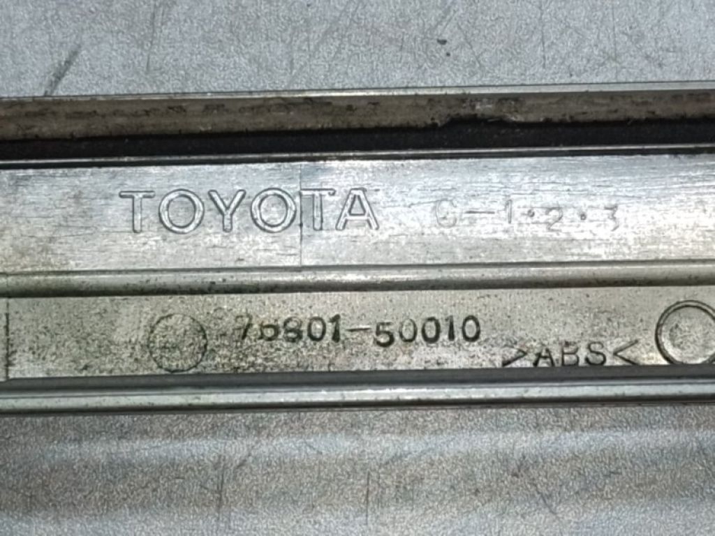 76811-50010-G0 | Панель підсвічування номера LEXUS LS430 00-06 - Фото 3