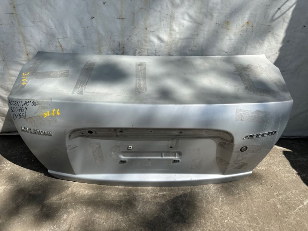 69200-1E011 | Крышка багажника HYUNDAI ACCENT MC 06-10 - Фото 2