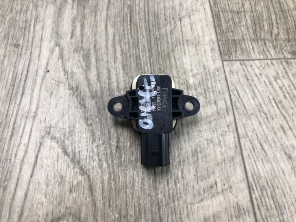 DS7Z-14B345-A | Датчик удару передн. LINCOLN MKZ 13-20