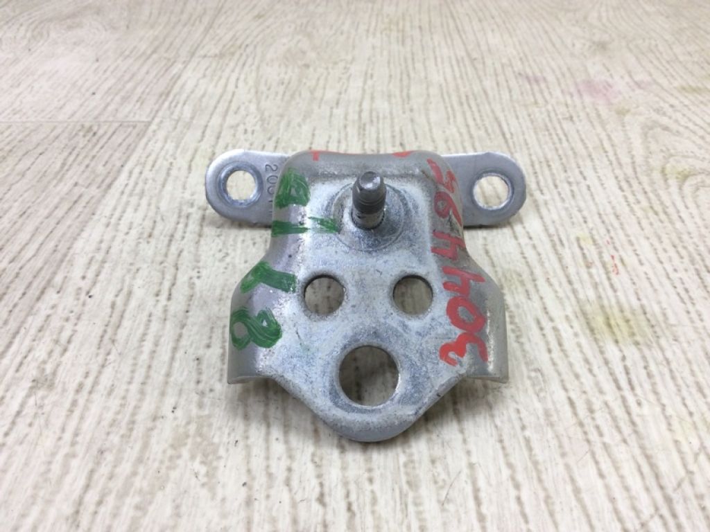 G2BZ-5426811-A | Петля двері нижня задн. лів. FORD FIESTA 08-17