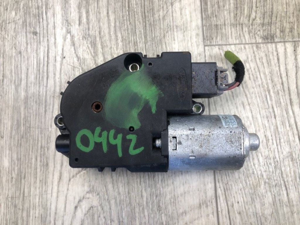 DP5Z-15790-A | Моторчик люка LINCOLN MKZ 13-20 - Фото 2