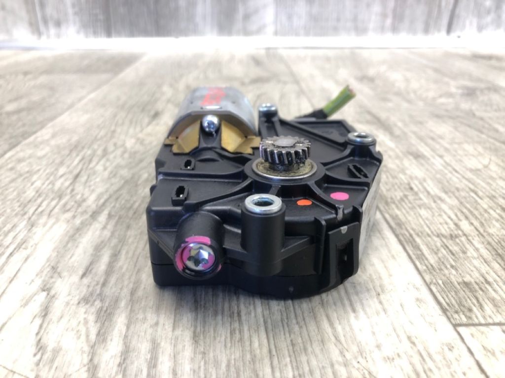 DP5Z-15790-A | Моторчик люка LINCOLN MKZ 13-20 - Фото 4